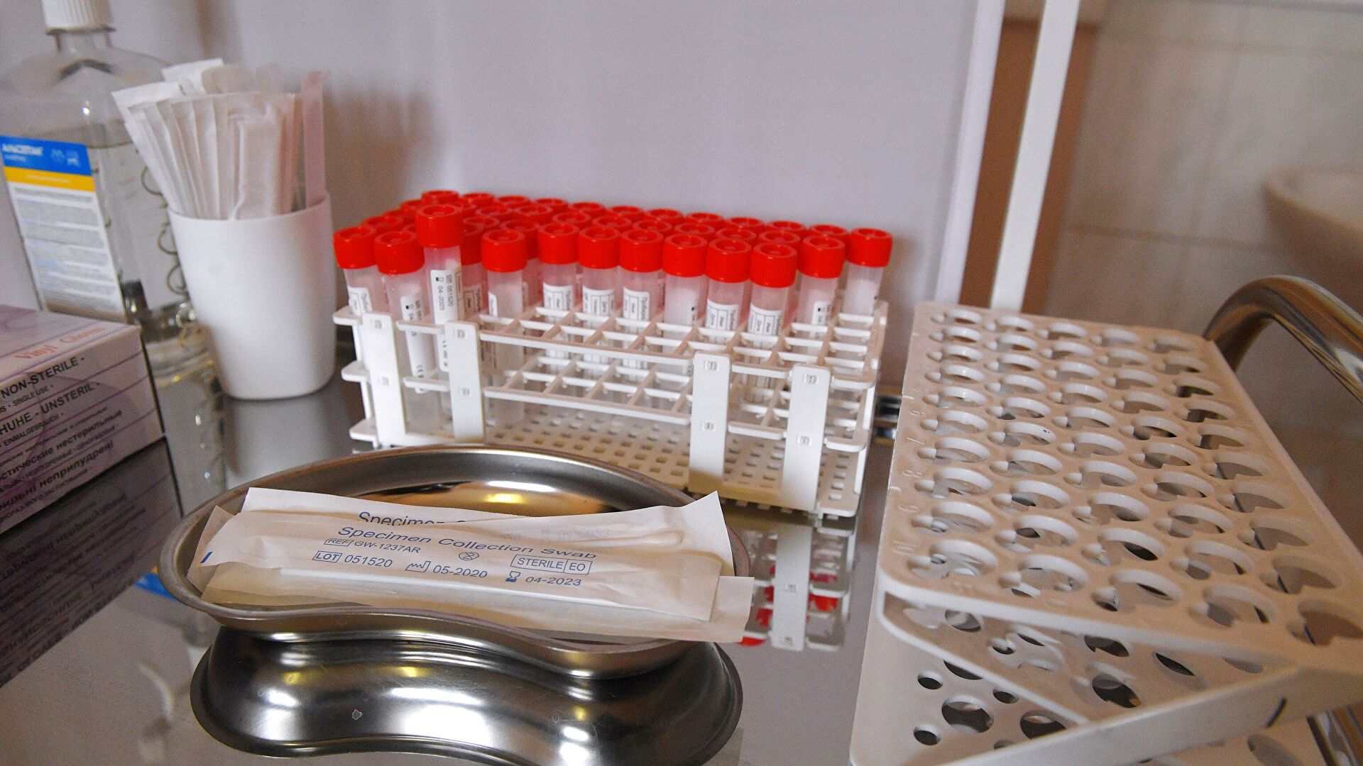 Российские ученые запатентовали робота для взятия анализов на COVID-19 Российские ученые запатентовали робота для взятия анализов на COVID-19