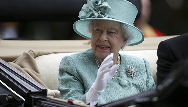 Школьница из Подмосковья вступила в переписку с Елизаветой II