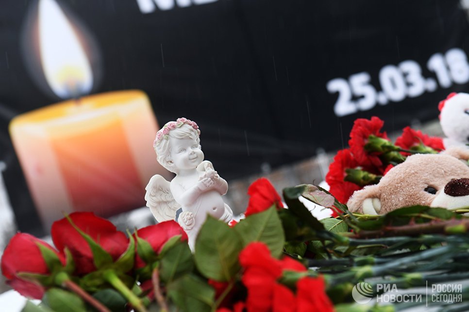 "Разделите боль". Психолог — о том, как помочь родным погибших в Кемерово