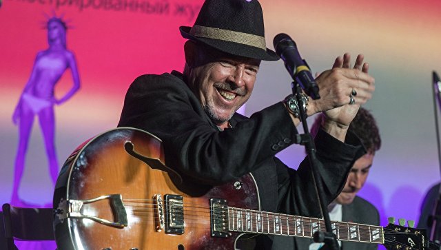 Макаревич заявил, что не называл россиян "злобными дебилами"