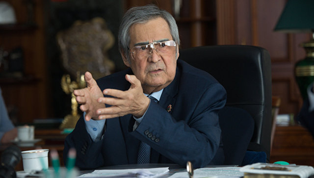 Тулеев перечислил свой однодневный заработок семьям жертв пожара в ТЦ