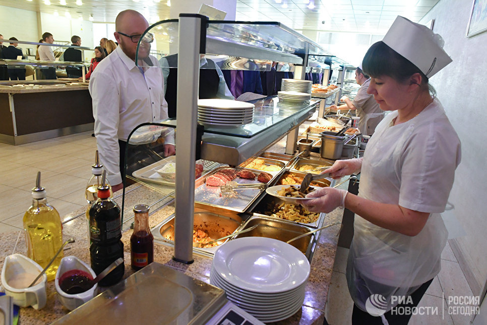 "Кремлевская диета": в управделами рассказали о меню в столовых и кафе