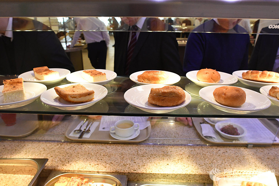 "Кремлевская диета": в управделами рассказали о меню в столовых и кафе