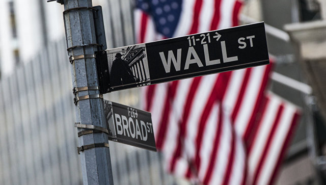 Россиянин подал в суд на журнал за "пропаганду эмиграции" в США