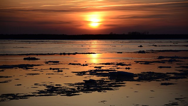В Архангельской области двое детей провалились под лед на реке