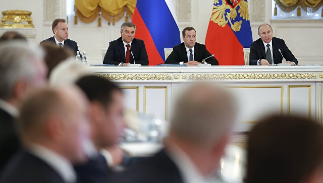 Путин отклонил идею оценки работы губернаторов по видеозаписям