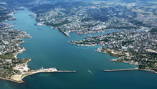 Украинские моряки пригрозили Порошенко возвращением в Крым за жильем