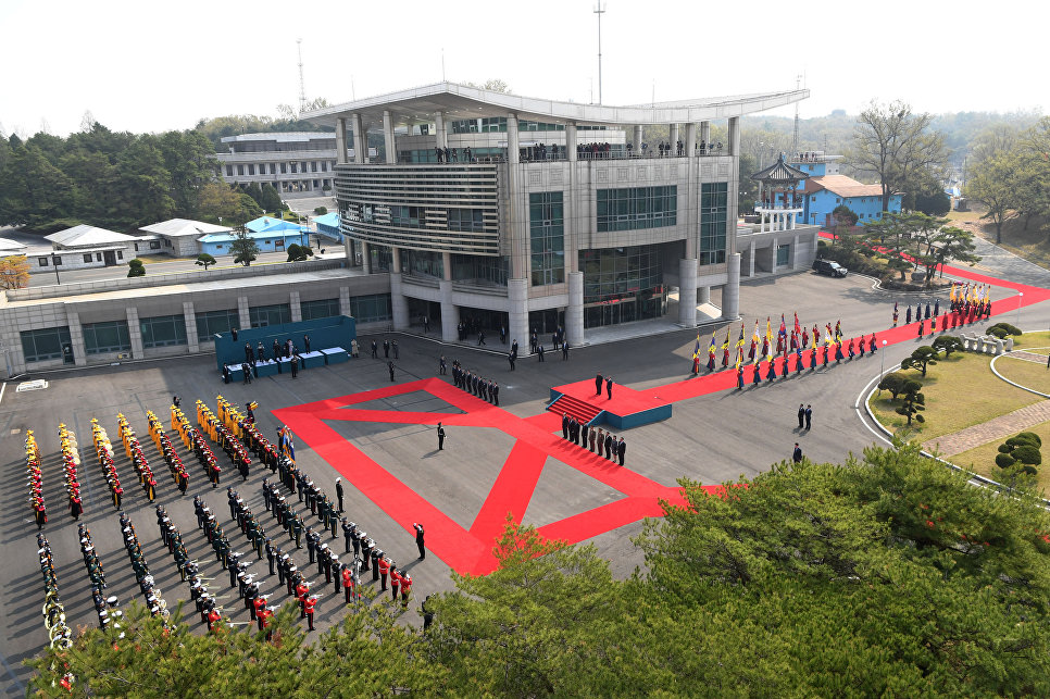 Северная и Южная Корея договорились "приближать воссоединение"