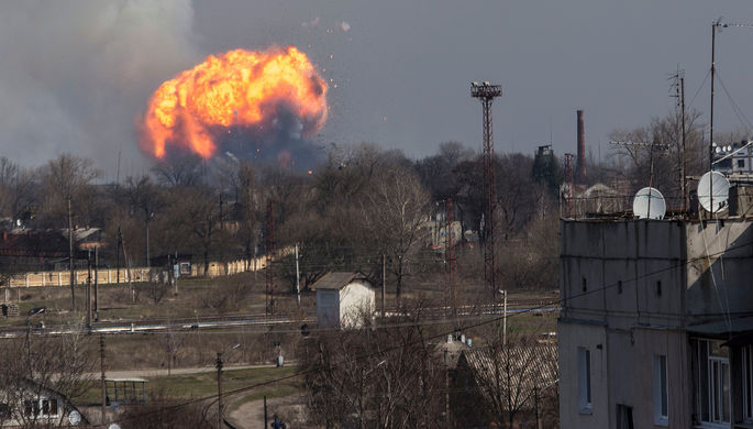 На Украине в Балаклее произошел пожар на складе боеприпасов