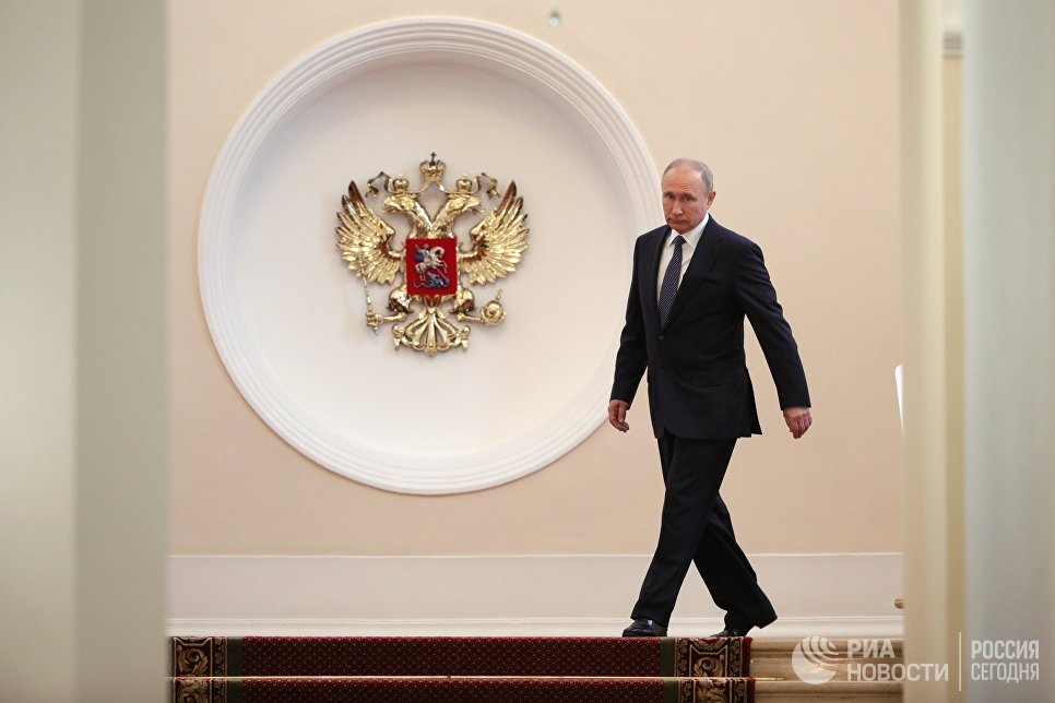 Путин поручил до 2024 года обеспечить рост экономики выше мирового