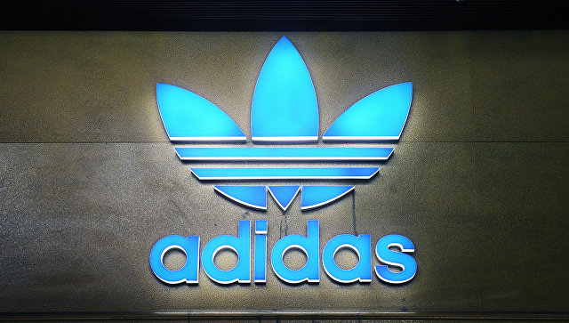 Литву возмутила советская символика на продукции Adidas