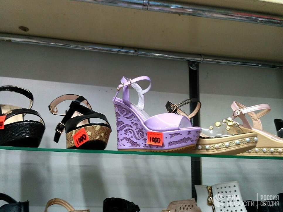 Житель Волгограда избил продавщицу за отказ вернуть деньги за босоножки