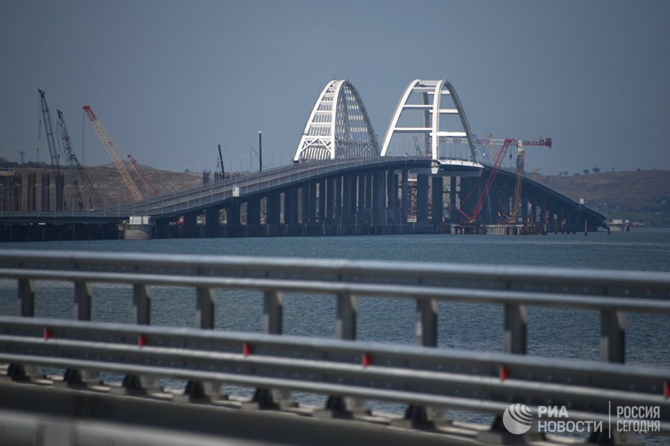 В ГД сравнили предложение взорвать Крымский мост с прыжком в пустой бассейн