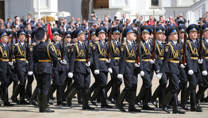 В Минобороны назвали число военных на парадах к 9 мая