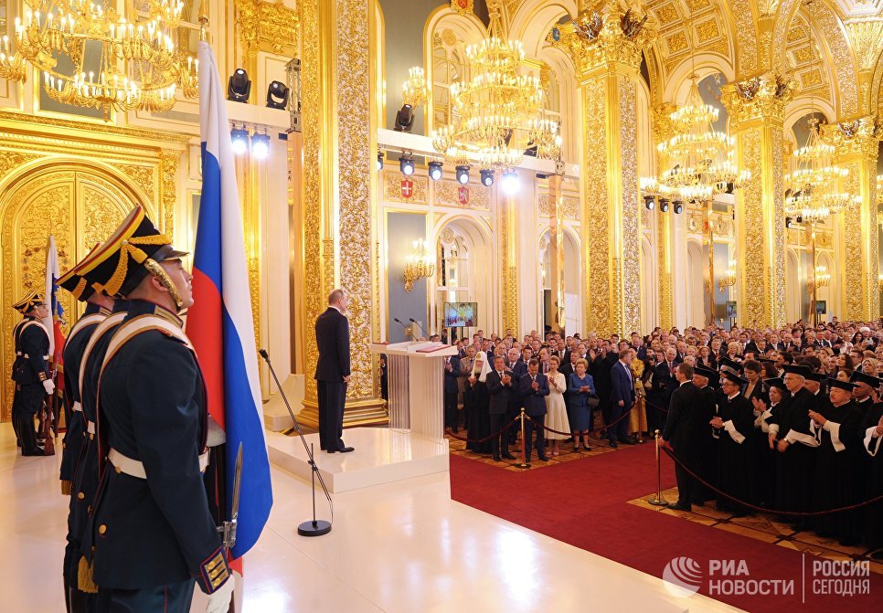 Путин поручил до 2024 года обеспечить рост экономики выше мирового
