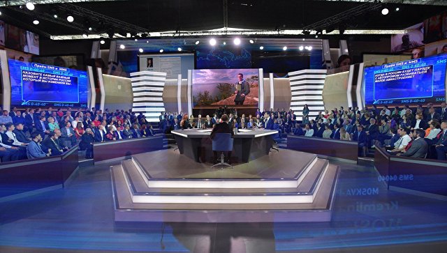 Во время прямой линии с Путиным в зале будут работать волонтеры