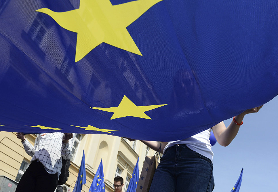 ЕС решил продлить санкции против России