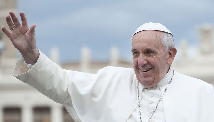 Астронавты подарили папе Римскому комбинезон для полетов в космос