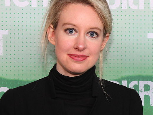 Основателя Theranos Элизабет Холмс обвинили в обмане инвесторов