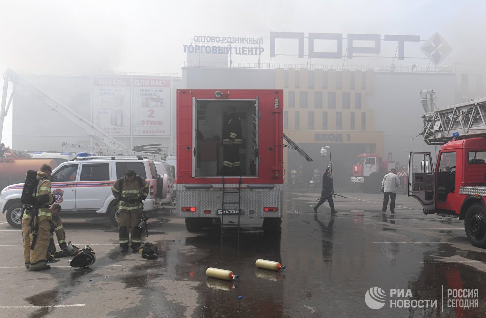 Пожар в казанском ТЦ "Порт" тушили около семи часов