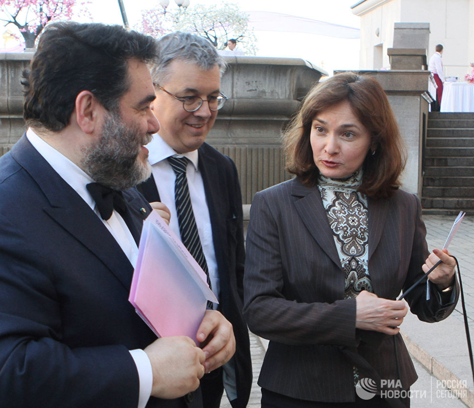 В Саратове в День семьи прошла массовая регистрация браков