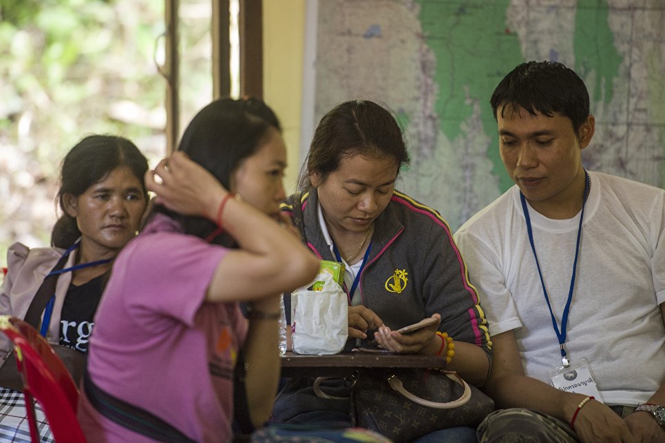 Четверых спасенных из тайской пещеры детей доставили в больницу