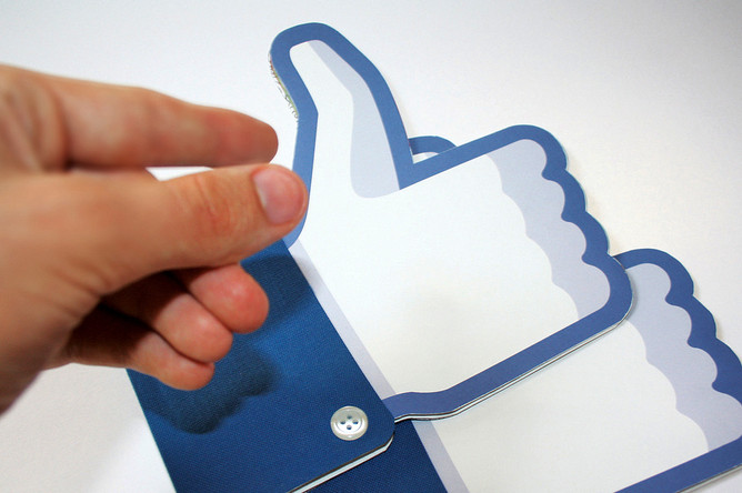 Facebook отказался блокировать фейковые новости
