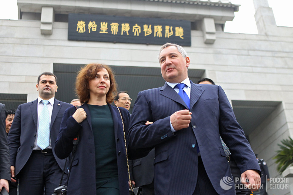 В Саратове в День семьи прошла массовая регистрация браков