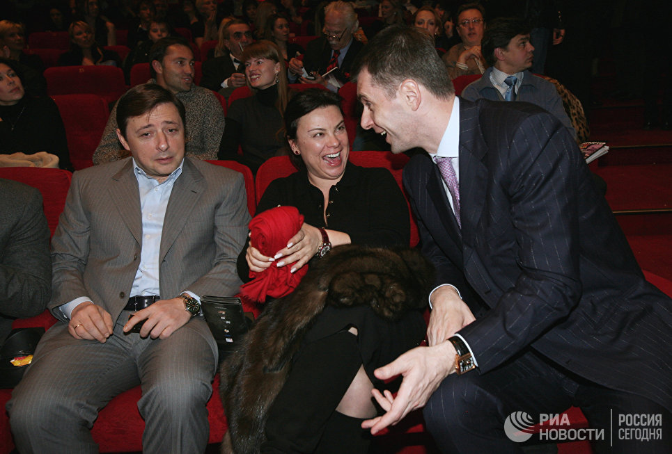 В Саратове в День семьи прошла массовая регистрация браков