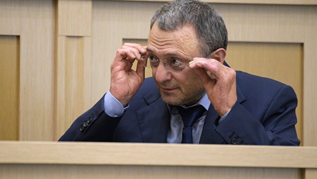 Керимов приехал на первое после возвращения в Россию заседание Совфеда