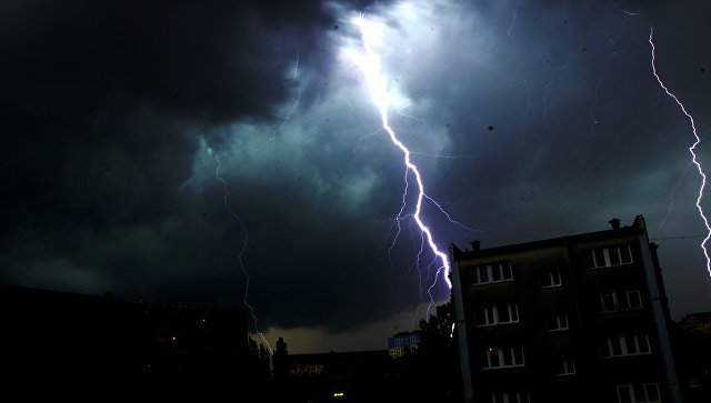 В Ростовской области из-за удара молнии погибла беременная женщина