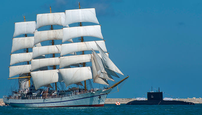 Во Владивостоке прошел парад в честь Дня ВМФ