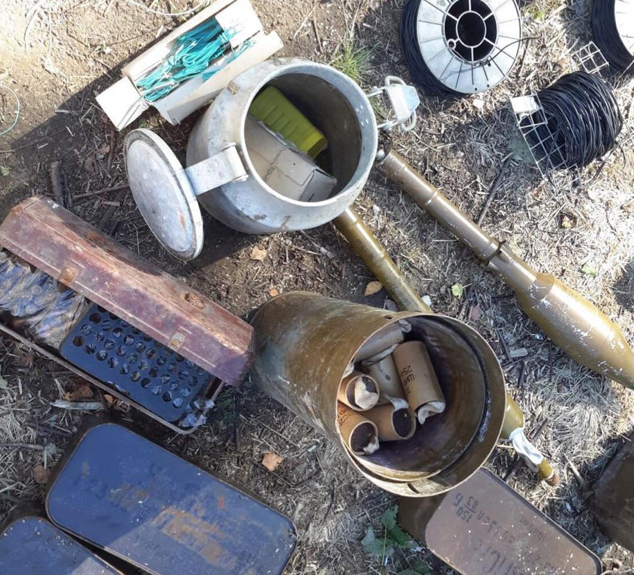 В Ленинградской области нашли крупный арсенал оружия