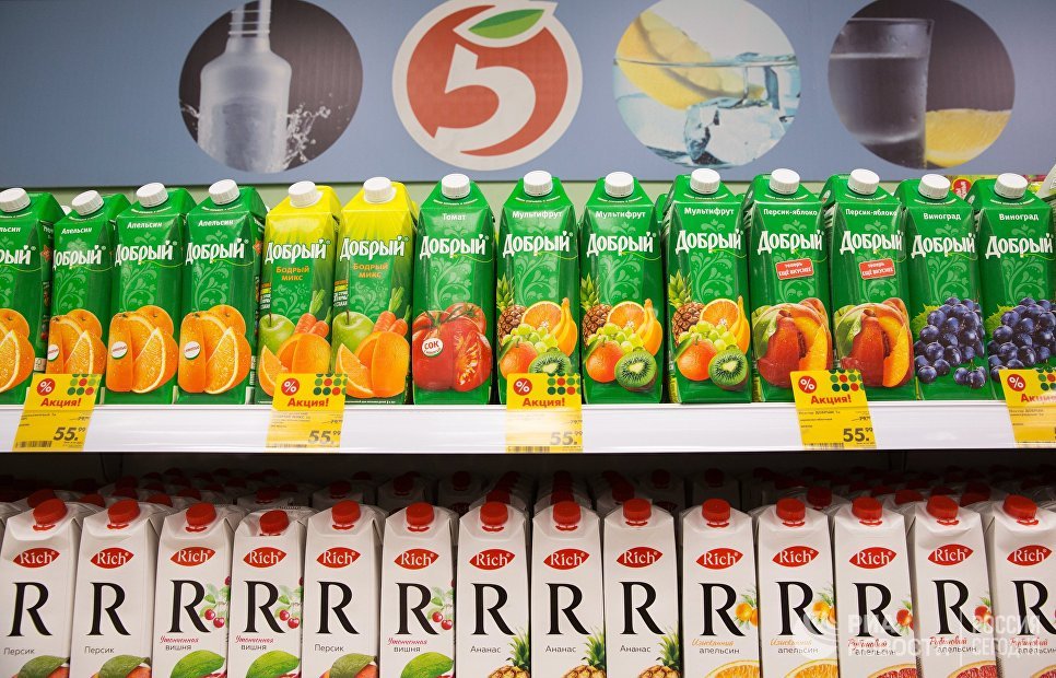 Роскачество рассказало, на что обращать внимание при покупке сока