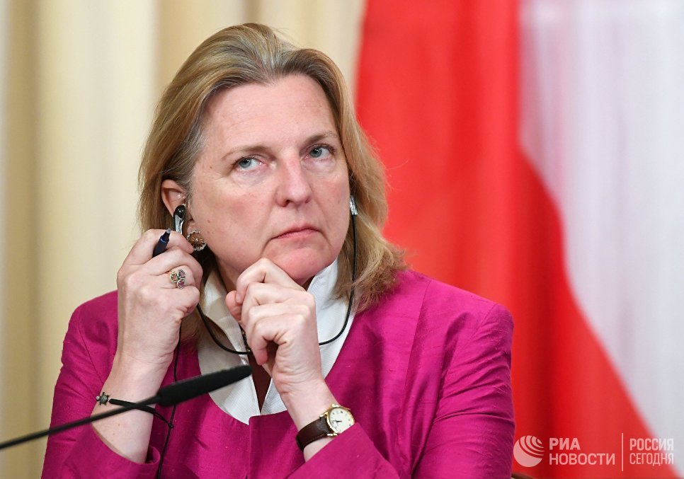 В Германии переговоры, в Австрии &mdash; свадьба: неожиданный вояж Путина