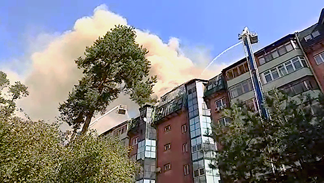 В Королеве потушили крупный пожар в жилом многоэтажном доме