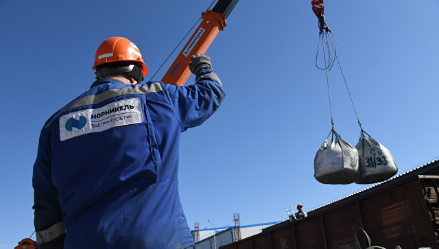 Минпромторг обсудил с компаниями идею изымать сверхдоходы в бюджет