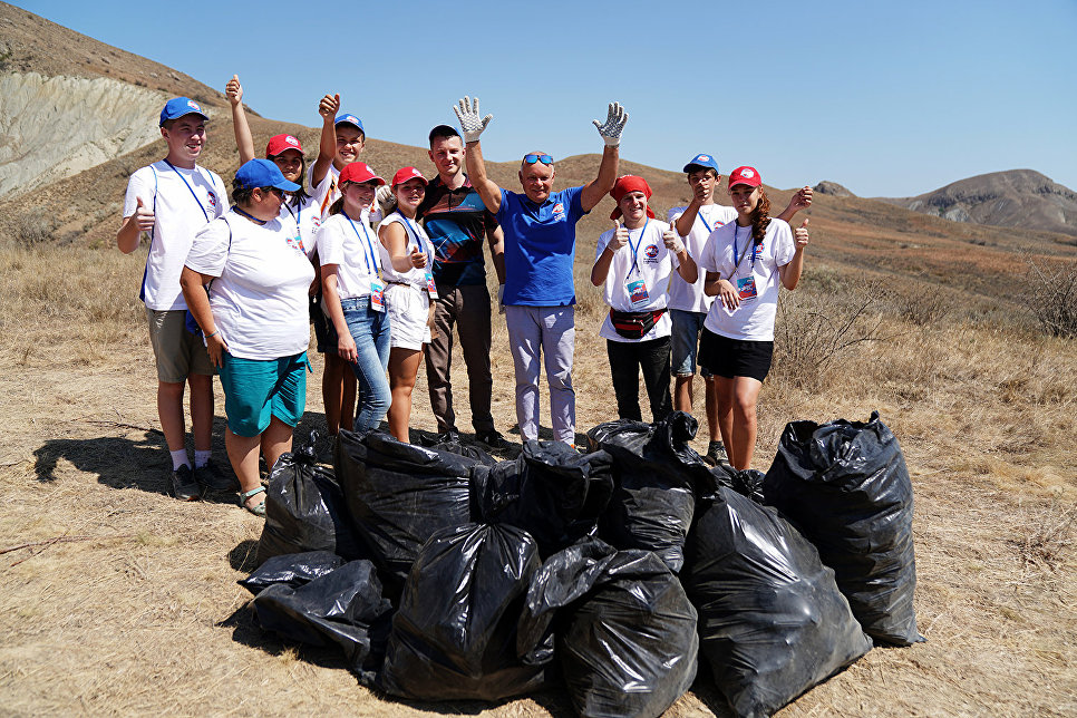 "Это наш дом": волонтеры фестиваля Koktebel Jazz Party провели субботник