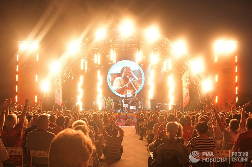 "Это наш дом": волонтеры фестиваля Koktebel Jazz Party провели субботник