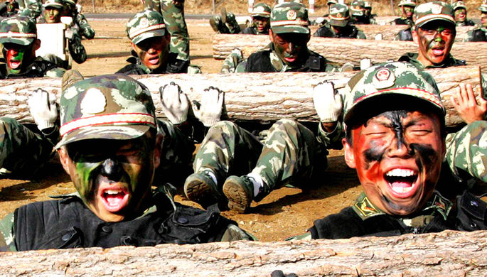 Си Цзиньпин призвал к ликвидации платных услуг в армии Китая