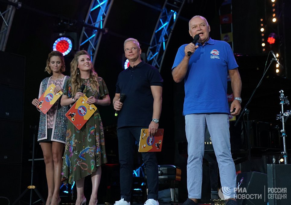 "Это наш дом": волонтеры фестиваля Koktebel Jazz Party провели субботник