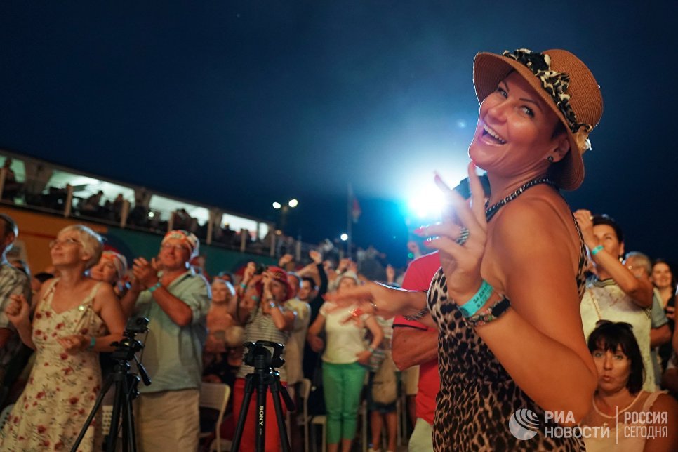 "Это наш дом": волонтеры фестиваля Koktebel Jazz Party провели субботник