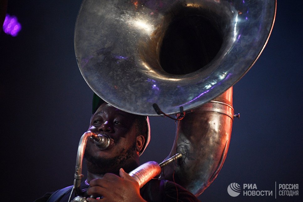 "Это наш дом": волонтеры фестиваля Koktebel Jazz Party провели субботник