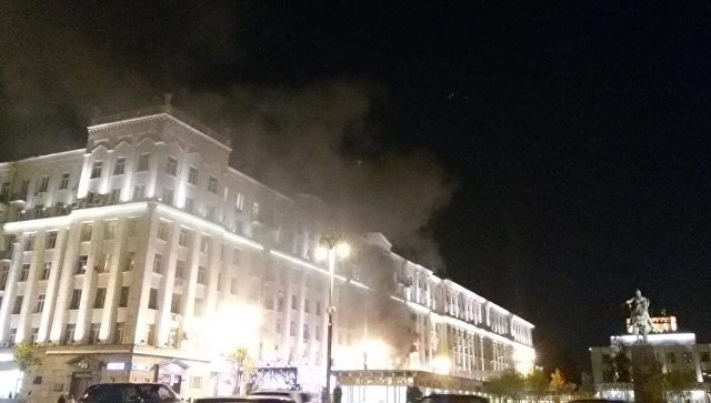 В центре Москвы загорелся жилой дом