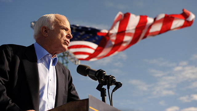 В США заявили, что Маккейн передал Путину "послание" на своих похоронах