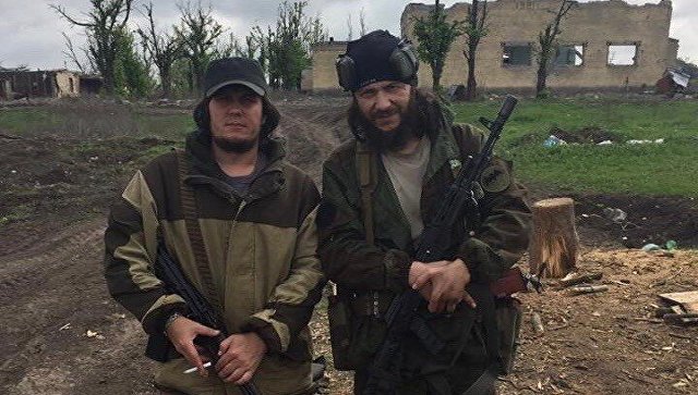 Суд заочно арестовал двух россиян, воевавших за "Правый сектор"*