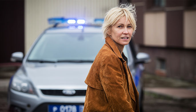 Дапкунайте вскарабкалась на стол в читальном зале РГБ