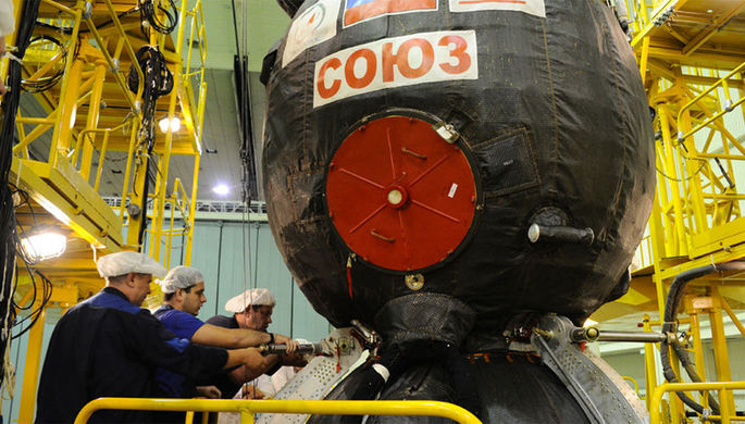 Песков ответил на вопрос по поводу отверстия в обшивке «Союза»