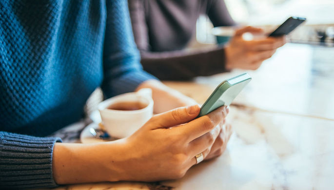 Депутат предложил обязать супругов давать разрешение на доступ к гаджетам