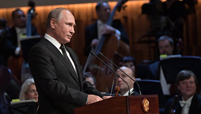 Путин поздравил москвичей с Днем города 